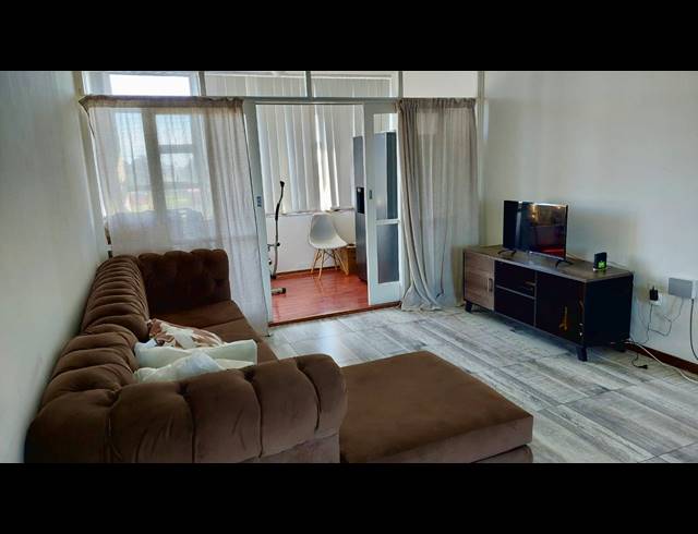 2 BEDROOM APARTMENT FOR SALE IN TOWNSEND ESTATE